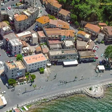 Iride Sul 2 Via Principessa Jolanda 10-piazza Del Molo * Anguillara Sabazia